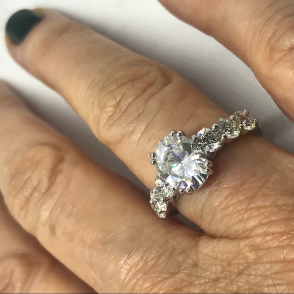 1.5 carat tw oval diamond engagement ring , Gia - Picture 5 of 6